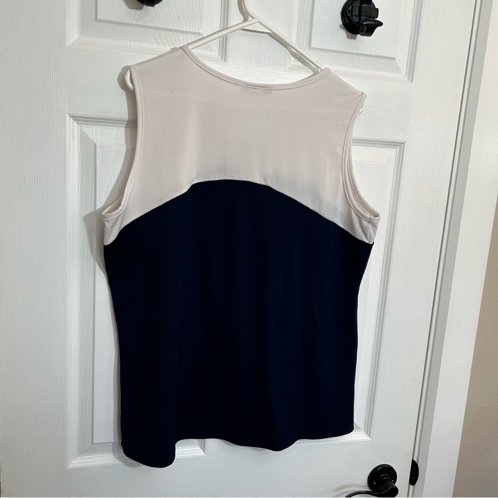 Keyhole Colour Block Tank Top - Picture 9 of 12
